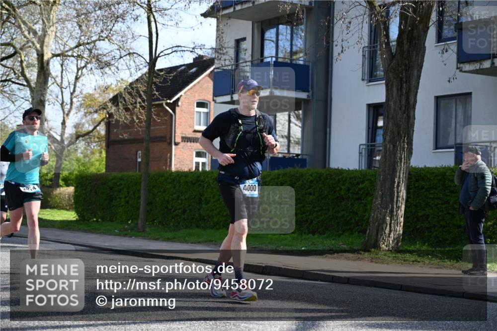 12.04.2026 - 45. Internationalen Wilhelmsburger Insellauf J. Mangold http://msf.ph/oto/9458072 12.04.2026 10:34:58 Ziel 2488, 2482, 4108, 3324, 5492, 5036, 5048, 2423, 2814, 4000, 5551, 4109, 2497, 2583, 3759, 4127, 5523, 4884, 5603 meine-sportfotos.de