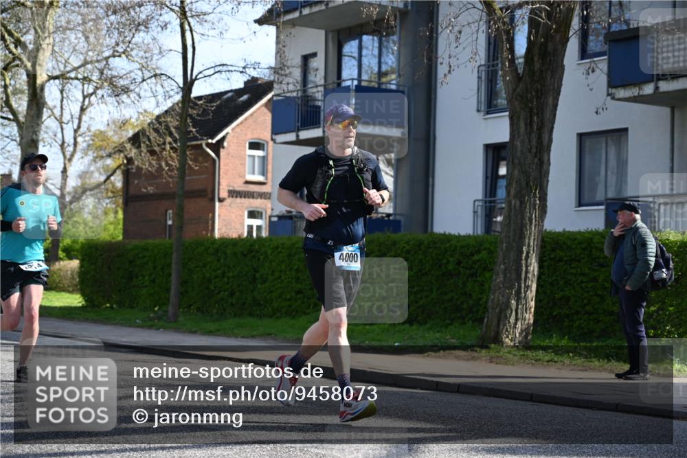 12.04.2026 - 45. Internationalen Wilhelmsburger Insellauf J. Mangold http://msf.ph/oto/9458073 12.04.2026 10:34:58 Ziel 2488, 2482, 4108, 3324, 5492, 5036, 5048, 2423, 2814, 4000, 5551, 4109, 2497, 2583, 3759, 4127, 5523, 4884, 5603 meine-sportfotos.de