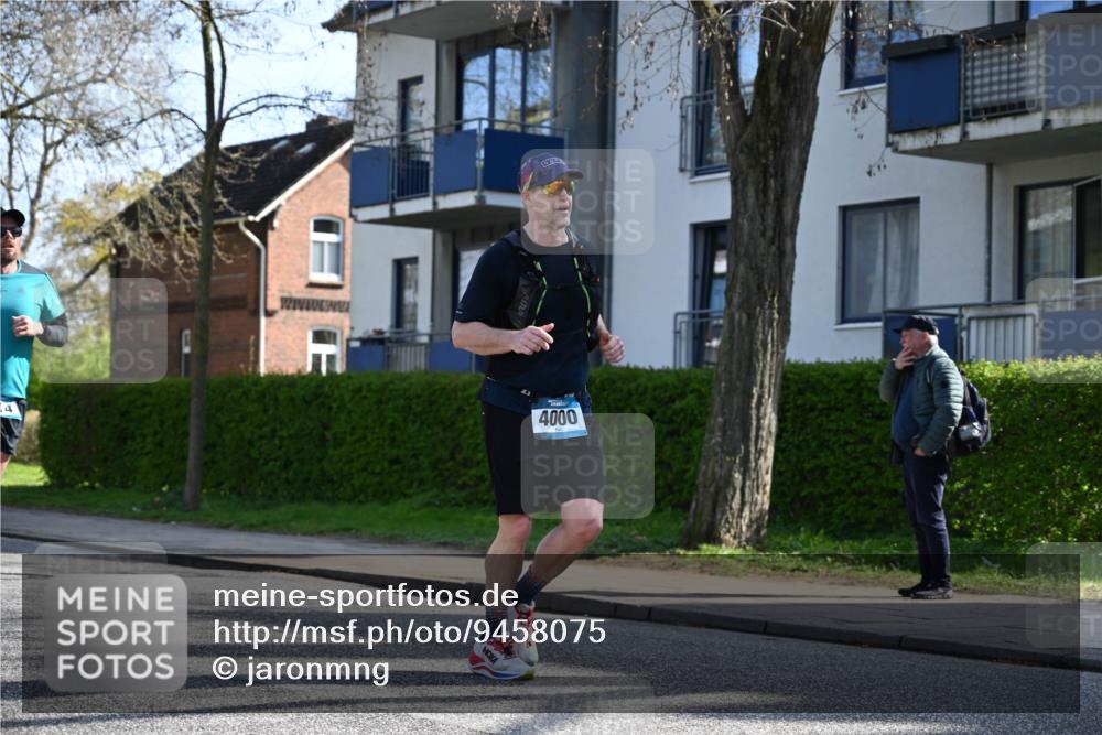12.04.2026 - 45. Internationalen Wilhelmsburger Insellauf J. Mangold http://msf.ph/oto/9458075 12.04.2026 10:34:58 Ziel 2488, 2482, 4108, 3324, 5492, 5036, 5048, 2423, 2814, 4000, 5551, 4109, 2497, 2583, 3759, 4127, 5523, 4884, 5603 meine-sportfotos.de