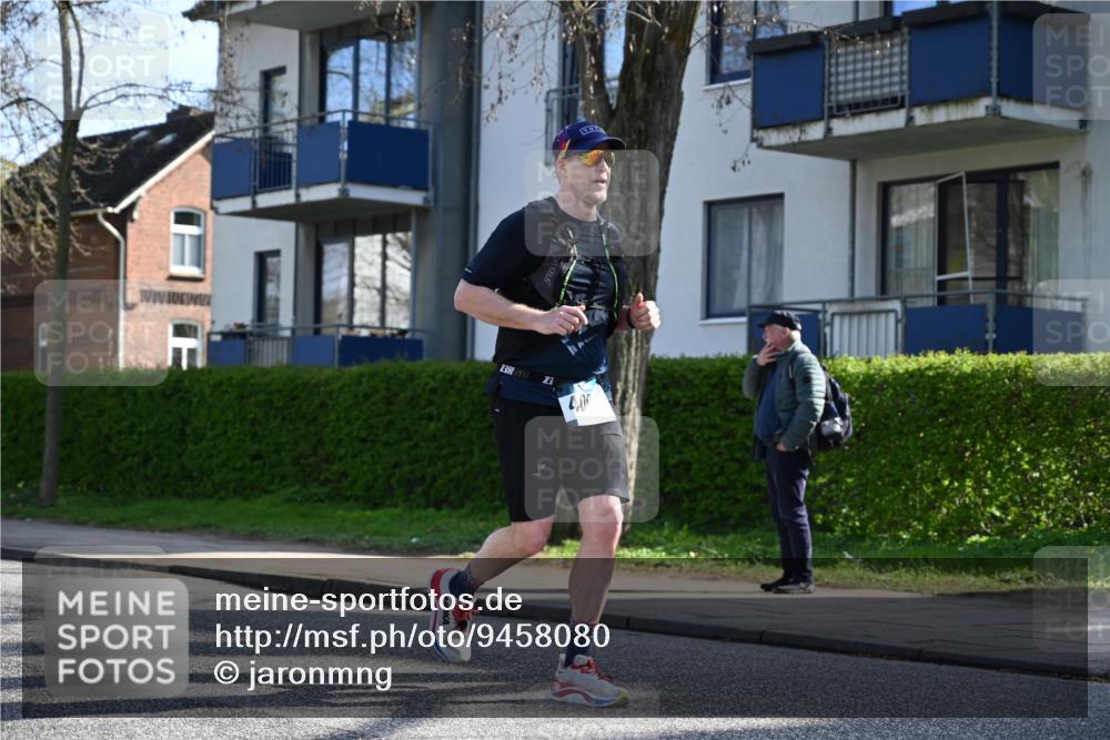12.04.2026 - 45. Internationalen Wilhelmsburger Insellauf J. Mangold http://msf.ph/oto/9458080 12.04.2026 10:34:58 Ziel 2488, 2482, 4108, 3324, 5492, 5036, 5048, 2423, 2814, 4000, 5551, 4109, 2497, 2583, 3759, 4127, 5523, 4884, 5603 meine-sportfotos.de