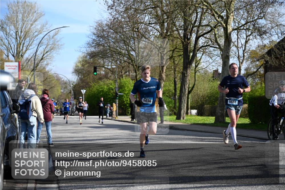 12.04.2026 - 45. Internationalen Wilhelmsburger Insellauf J. Mangold http://msf.ph/oto/9458085 12.04.2026 10:35:00 Ziel 3324, 5492, 5036, 5048, 2423, 2814, 4000, 5551, 4109, 2497, 2583, 2583, 3759, 4127, 5523, 4884, 5603 meine-sportfotos.de