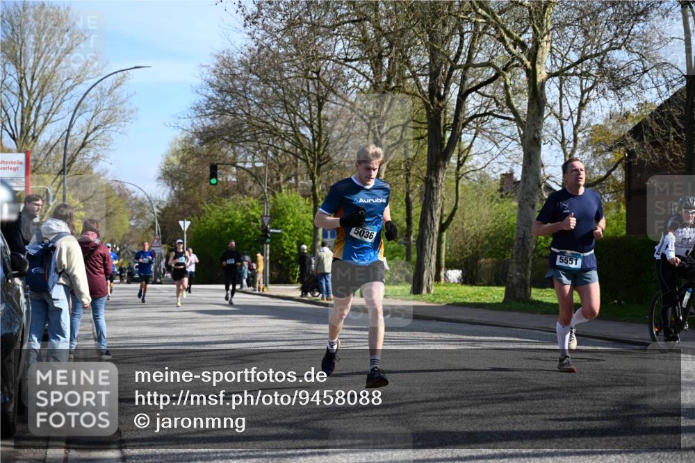 12.04.2026 - 45. Internationalen Wilhelmsburger Insellauf J. Mangold http://msf.ph/oto/9458088 12.04.2026 10:35:00 Ziel 3324, 5492, 5036, 5048, 2423, 2814, 4000, 5551, 4109, 2497, 2583, 2583, 3759, 4127, 5523, 4884, 5603 meine-sportfotos.de