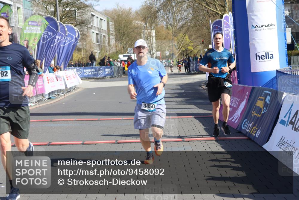 12.04.2026 - 45. Internationalen Wilhelmsburger Insellauf Strokosch-Dieckow http://msf.ph/oto/9458092 12.04.2026 10:47:35 Ziel 4992, 3450, 5054 meine-sportfotos.de