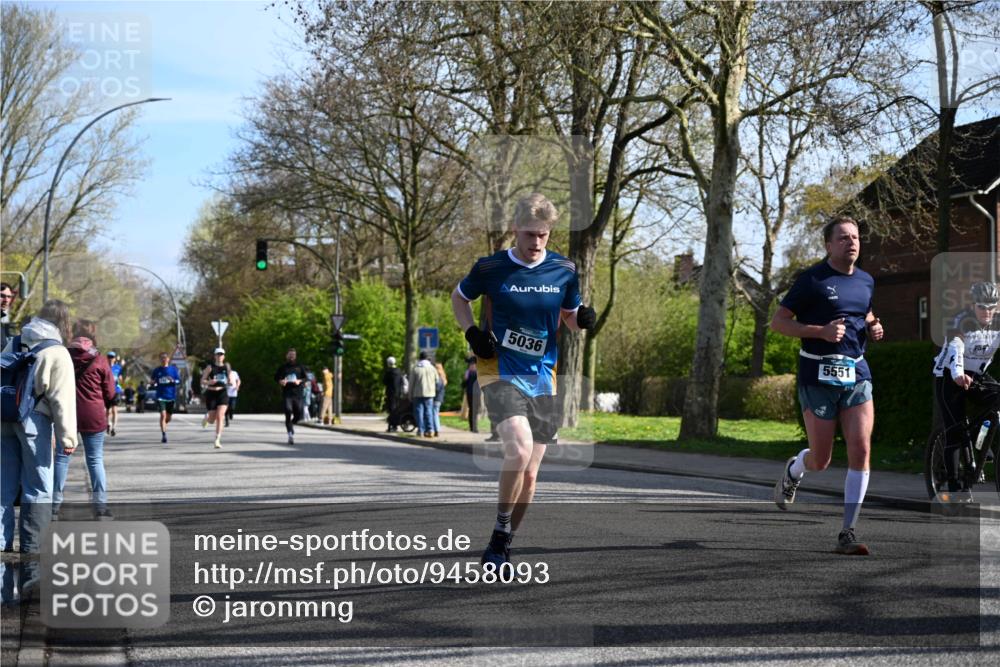 12.04.2026 - 45. Internationalen Wilhelmsburger Insellauf J. Mangold http://msf.ph/oto/9458093 12.04.2026 10:35:00 Ziel 3324, 5492, 5036, 5048, 2423, 2814, 4000, 5551, 4109, 2497, 2583, 2583, 3759, 4127, 5523, 4884, 5603 meine-sportfotos.de