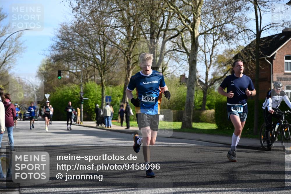 12.04.2026 - 45. Internationalen Wilhelmsburger Insellauf J. Mangold http://msf.ph/oto/9458096 12.04.2026 10:35:01 Ziel 3324, 5492, 5036, 5048, 2423, 2814, 4000, 5551, 4109, 2497, 2583, 3759, 3759, 4127, 5523, 4884, 5603, 4521 meine-sportfotos.de