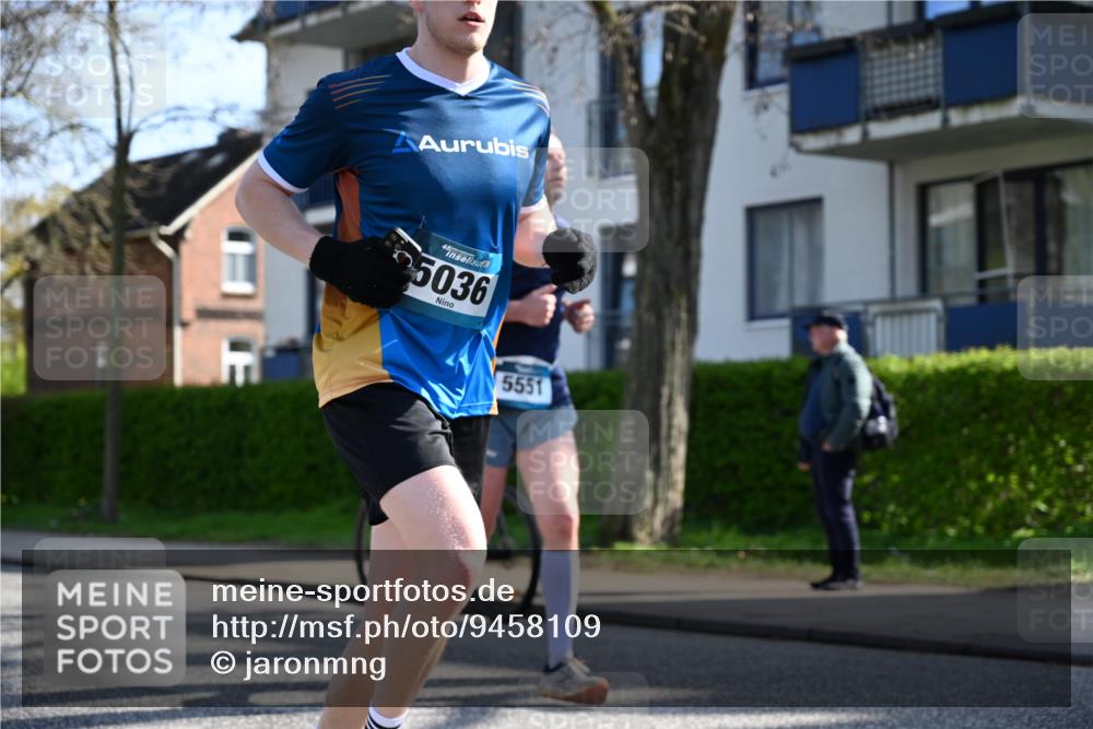 12.04.2026 - 45. Internationalen Wilhelmsburger Insellauf J. Mangold http://msf.ph/oto/9458109 12.04.2026 10:35:02 Ziel 5492, 5036, 5048, 2423, 2814, 4000, 5551, 4109, 2497, 2583, 3759, 4127, 4127, 5523, 4884, 5603, 4521, 5731 meine-sportfotos.de