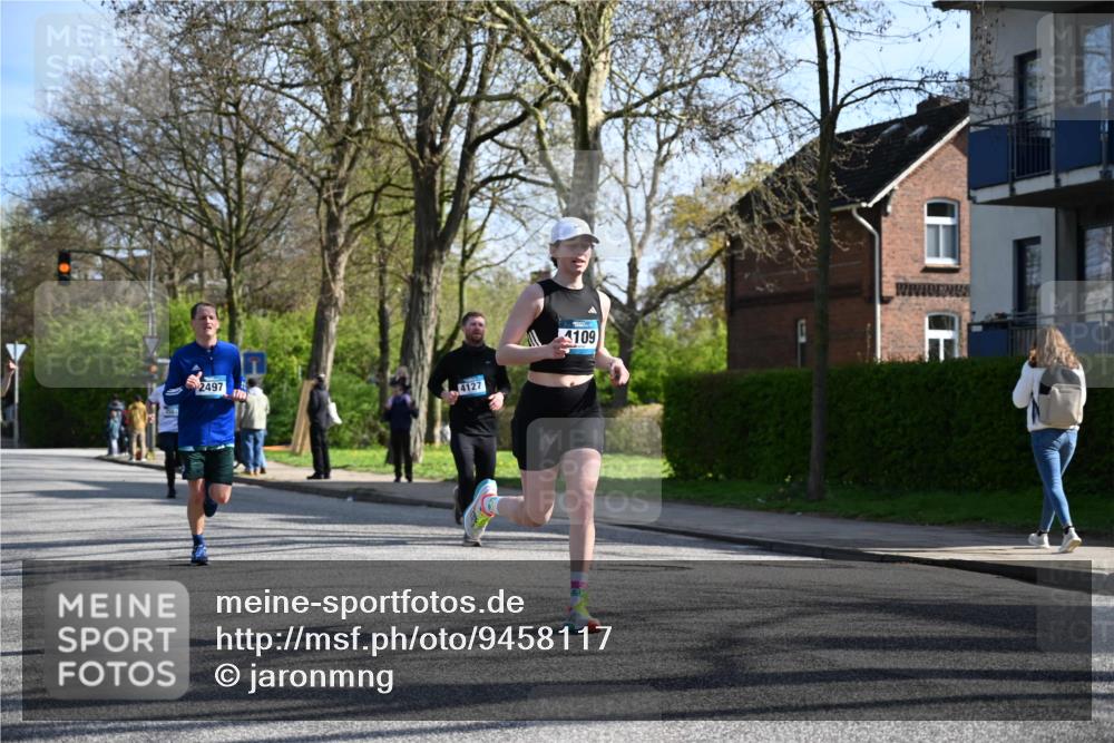 12.04.2026 - 45. Internationalen Wilhelmsburger Insellauf J. Mangold http://msf.ph/oto/9458117 12.04.2026 10:35:07 Ziel 5036, 5048, 2423, 2814, 4000, 5551, 4109, 2497, 2583, 3759, 4127, 5523, 4884, 5603, 4521, 5731, 5950, 5042 meine-sportfotos.de