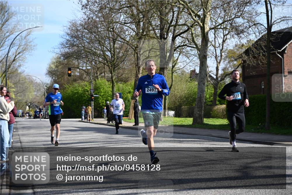 12.04.2026 - 45. Internationalen Wilhelmsburger Insellauf J. Mangold http://msf.ph/oto/9458128 12.04.2026 10:35:09 Ziel 5036, 5048, 2423, 2814, 4000, 5551, 4109, 2497, 2583, 3759, 4127, 5523, 4884, 5603, 5603, 4521, 5731, 5950, 5042, 4050 meine-sportfotos.de