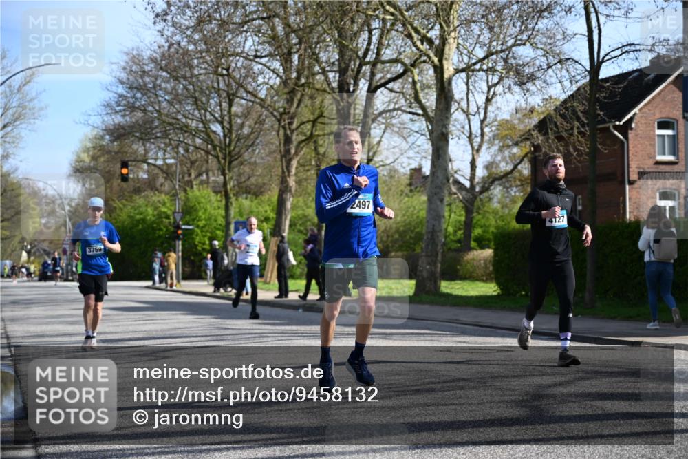 12.04.2026 - 45. Internationalen Wilhelmsburger Insellauf J. Mangold http://msf.ph/oto/9458132 12.04.2026 10:35:09 Ziel 5036, 5048, 2423, 2814, 4000, 5551, 4109, 2497, 2583, 3759, 4127, 5523, 4884, 5603, 5603, 4521, 5731, 5950, 5042, 4050 meine-sportfotos.de