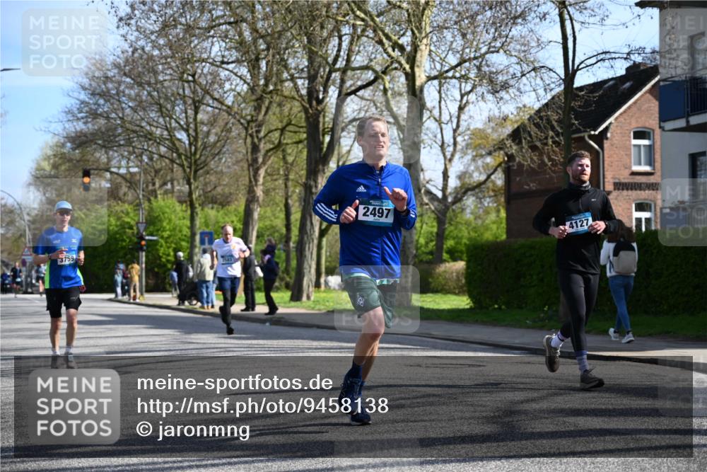 12.04.2026 - 45. Internationalen Wilhelmsburger Insellauf J. Mangold http://msf.ph/oto/9458138 12.04.2026 10:35:09 Ziel 5036, 5048, 2423, 2814, 4000, 5551, 4109, 2497, 2583, 3759, 4127, 5523, 4884, 5603, 5603, 4521, 5731, 5950, 5042, 4050 meine-sportfotos.de