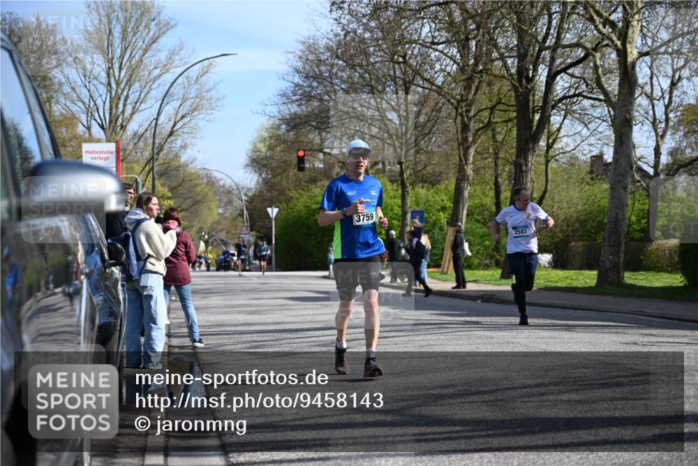 12.04.2026 - 45. Internationalen Wilhelmsburger Insellauf J. Mangold http://msf.ph/oto/9458143 12.04.2026 10:35:11 Ziel 2423, 2814, 4000, 5551, 4109, 2497, 2583, 3759, 4127, 5523, 4884, 4884, 5603, 4521, 5731, 5950, 5042, 4050, 5589 meine-sportfotos.de
