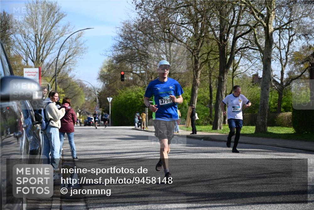 12.04.2026 - 45. Internationalen Wilhelmsburger Insellauf J. Mangold http://msf.ph/oto/9458148 12.04.2026 10:35:11 Ziel 2423, 2814, 4000, 5551, 4109, 2497, 2583, 3759, 4127, 5523, 4884, 4884, 5603, 4521, 5731, 5950, 5042, 4050, 5589 meine-sportfotos.de