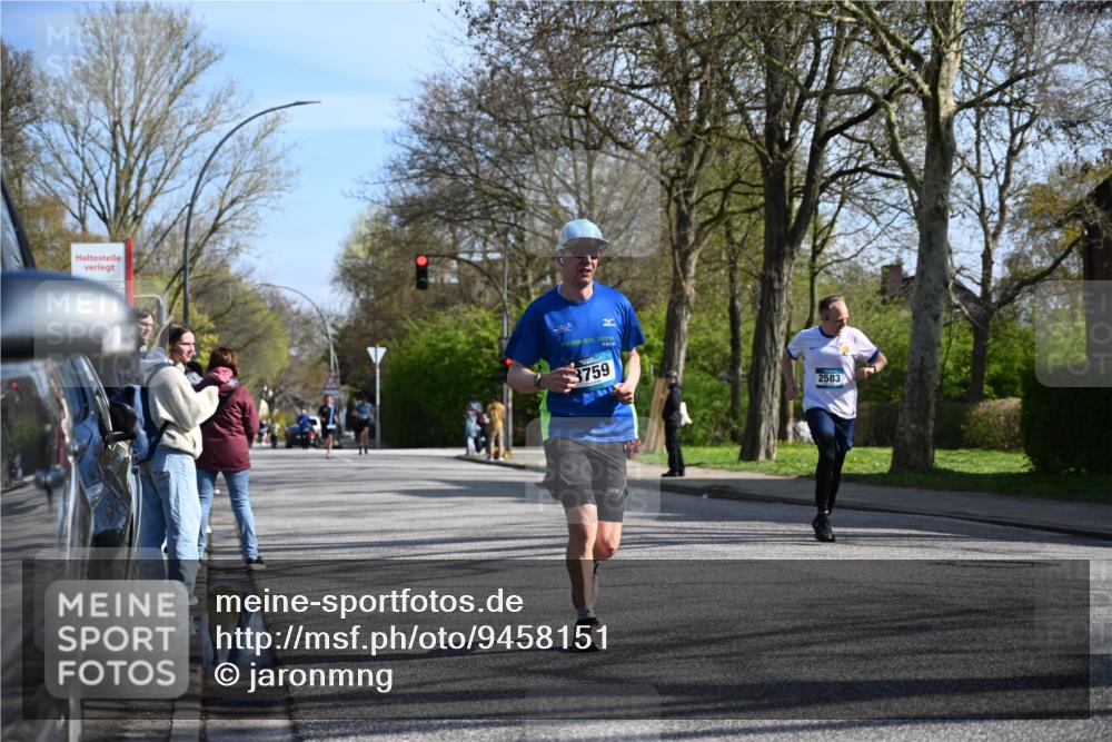 12.04.2026 - 45. Internationalen Wilhelmsburger Insellauf J. Mangold http://msf.ph/oto/9458151 12.04.2026 10:35:11 Ziel 2423, 2814, 4000, 5551, 4109, 2497, 2583, 3759, 4127, 5523, 4884, 4884, 5603, 4521, 5731, 5950, 5042, 4050, 5589 meine-sportfotos.de