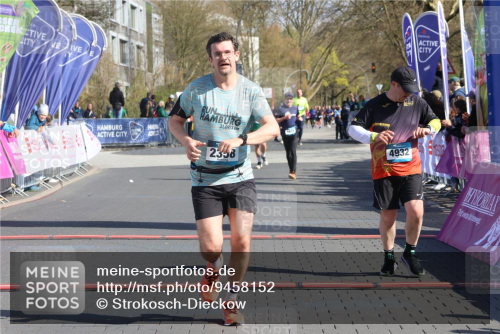 12.04.2026 - 45. Internationalen Wilhelmsburger Insellauf Strokosch-Dieckow http://msf.ph/oto/9458152 12.04.2026 10:47:53 Ziel 2358, 4932 meine-sportfotos.de