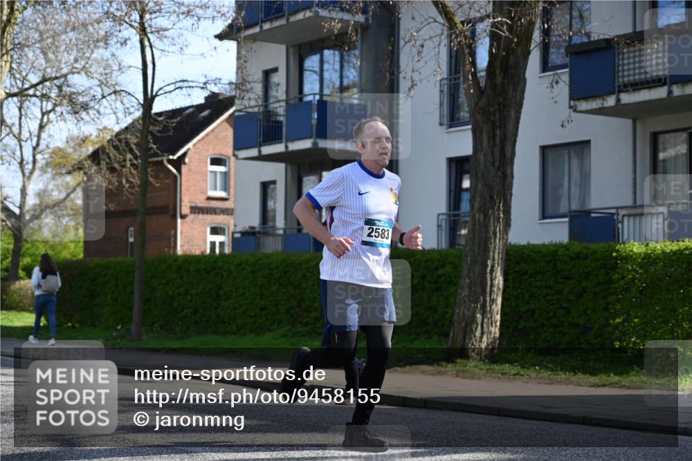 12.04.2026 - 45. Internationalen Wilhelmsburger Insellauf J. Mangold http://msf.ph/oto/9458155 12.04.2026 10:35:14 Ziel 5551, 4109, 2497, 2583, 3759, 4127, 5523, 4884, 5603, 4521, 5731, 5731, 5950, 5042, 4050, 5589, 3084, 3516 meine-sportfotos.de