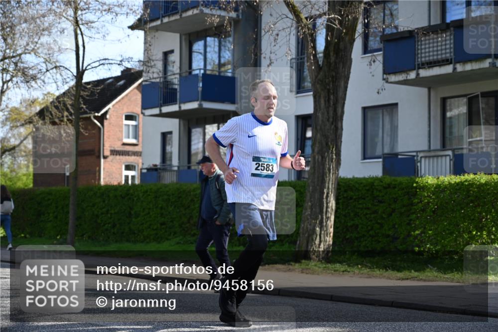 12.04.2026 - 45. Internationalen Wilhelmsburger Insellauf J. Mangold http://msf.ph/oto/9458156 12.04.2026 10:35:14 Ziel 5551, 4109, 2497, 2583, 3759, 4127, 5523, 4884, 5603, 4521, 5731, 5731, 5950, 5042, 4050, 5589, 3084, 3516 meine-sportfotos.de