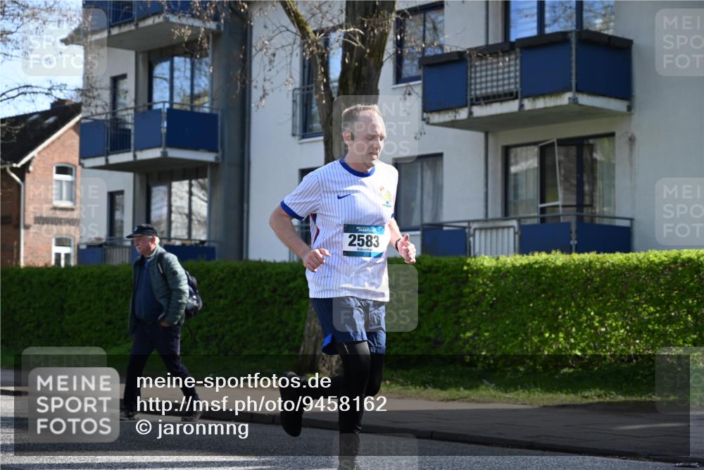 12.04.2026 - 45. Internationalen Wilhelmsburger Insellauf J. Mangold http://msf.ph/oto/9458162 12.04.2026 10:35:14 Ziel 5551, 4109, 2497, 2583, 3759, 4127, 5523, 4884, 5603, 4521, 5731, 5731, 5950, 5042, 4050, 5589, 3084, 3516 meine-sportfotos.de