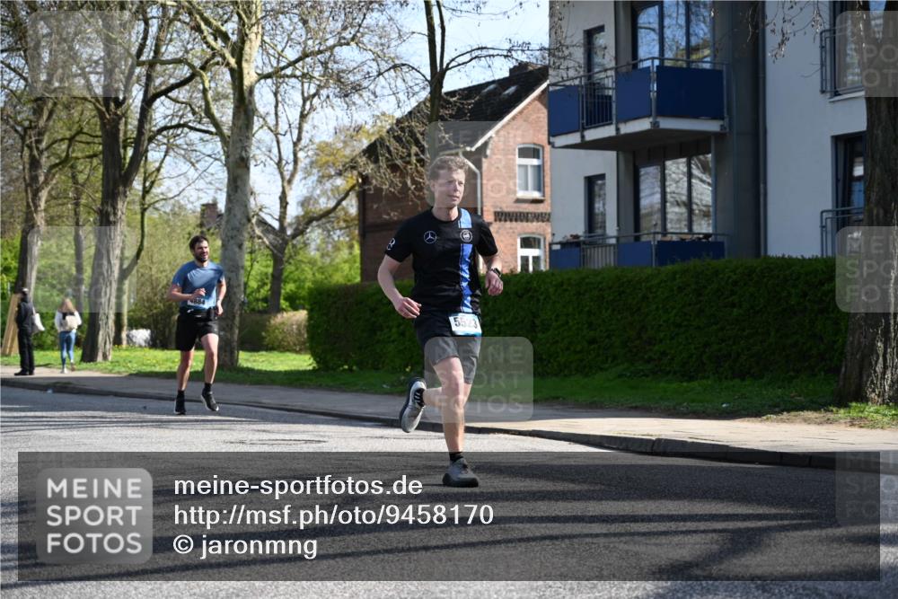 12.04.2026 - 45. Internationalen Wilhelmsburger Insellauf J. Mangold http://msf.ph/oto/9458170 12.04.2026 10:35:24 Ziel 2583, 3759, 4127, 5523, 4884, 5603, 4521, 5731, 5950, 5042, 4050, 5589, 3084, 3516, 3084, 3516, 3221, 2192, 3731, 4118 meine-sportfotos.de