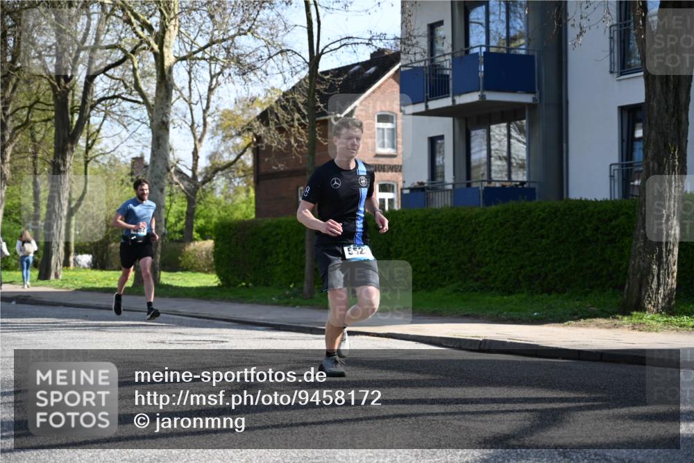 12.04.2026 - 45. Internationalen Wilhelmsburger Insellauf J. Mangold http://msf.ph/oto/9458172 12.04.2026 10:35:24 Ziel 2583, 3759, 4127, 5523, 4884, 5603, 4521, 5731, 5950, 5042, 4050, 5589, 3084, 3516, 3084, 3516, 3221, 2192, 3731, 4118 meine-sportfotos.de