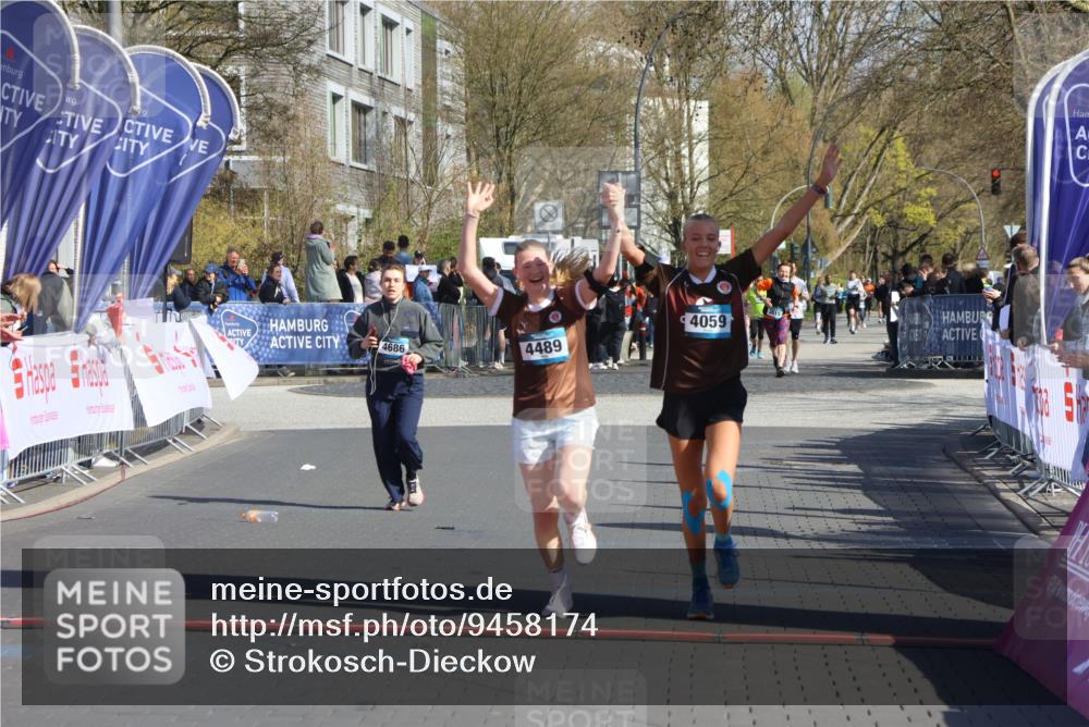 12.04.2026 - 45. Internationalen Wilhelmsburger Insellauf Strokosch-Dieckow http://msf.ph/oto/9458174 12.04.2026 11:04:43 Ziel 5533, 2664, 5792, 4059, 4489 meine-sportfotos.de