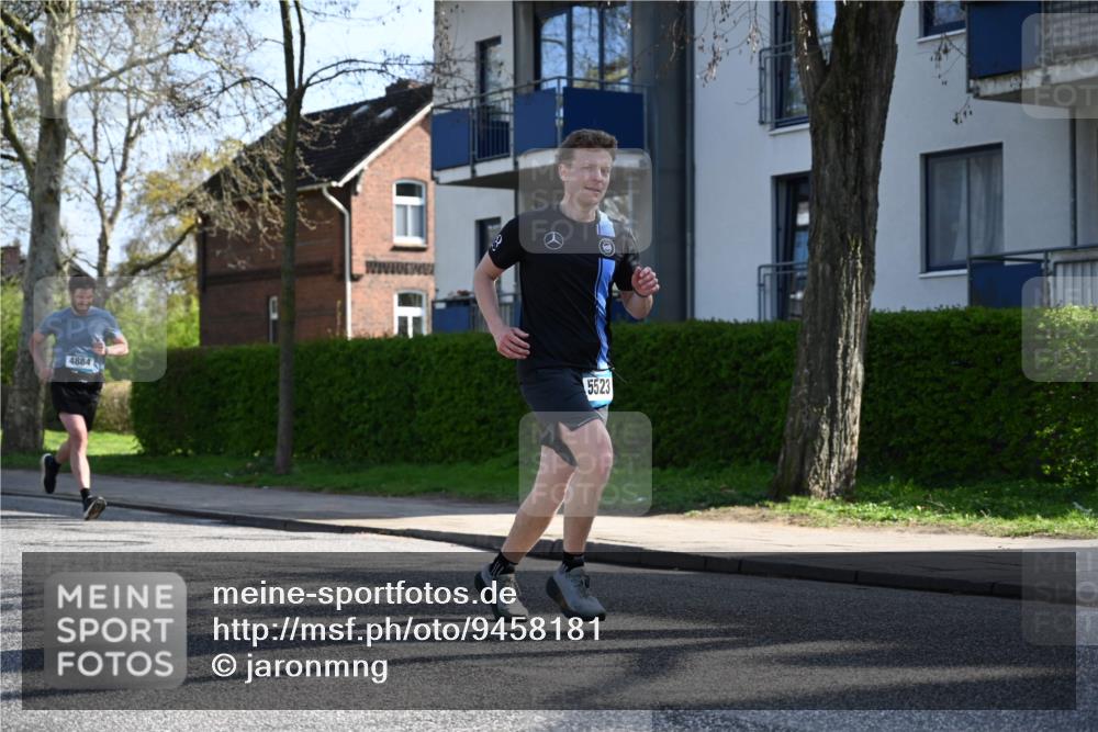 12.04.2026 - 45. Internationalen Wilhelmsburger Insellauf J. Mangold http://msf.ph/oto/9458181 12.04.2026 10:35:25 Ziel 2583, 3759, 4127, 5523, 4884, 5603, 4521, 4521, 5731, 5950, 5042, 4050, 5589, 3084, 3516, 3221, 2192, 3731, 4118 meine-sportfotos.de
