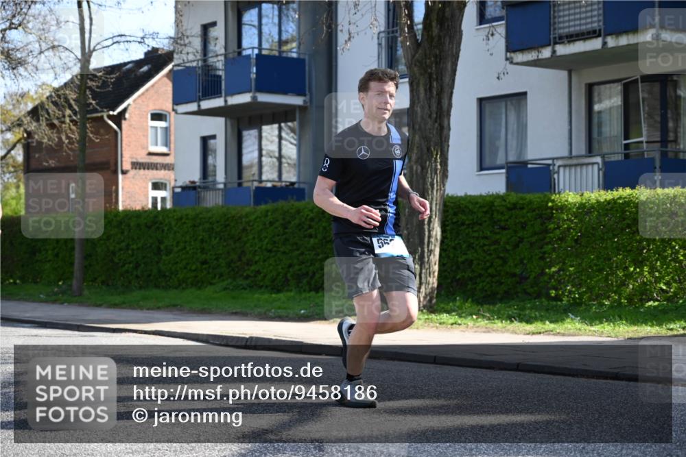12.04.2026 - 45. Internationalen Wilhelmsburger Insellauf J. Mangold http://msf.ph/oto/9458186 12.04.2026 10:35:25 Ziel 2583, 3759, 4127, 5523, 4884, 5603, 4521, 4521, 5731, 5950, 5042, 4050, 5589, 3084, 3516, 3221, 2192, 3731, 4118 meine-sportfotos.de