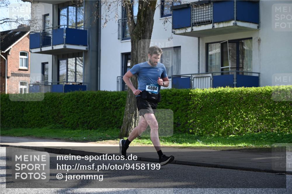 12.04.2026 - 45. Internationalen Wilhelmsburger Insellauf J. Mangold http://msf.ph/oto/9458199 12.04.2026 10:35:27 Ziel 4127, 5523, 4884, 5603, 4521, 5731, 5950, 5042, 4050, 5589, 3084, 3516, 3221, 2192, 3731, 4118 meine-sportfotos.de