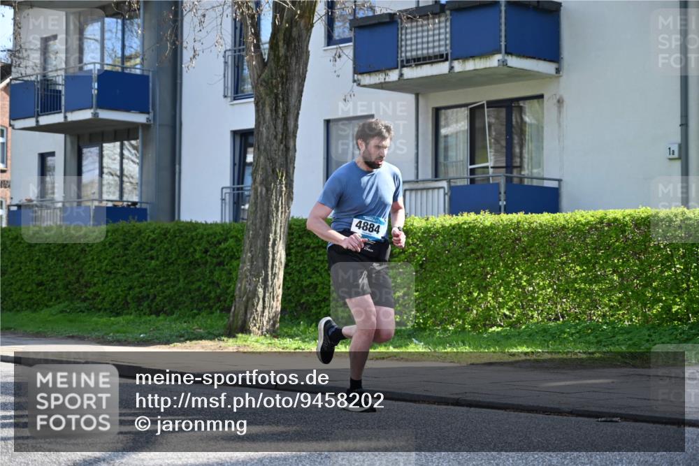 12.04.2026 - 45. Internationalen Wilhelmsburger Insellauf J. Mangold http://msf.ph/oto/9458202 12.04.2026 10:35:27 Ziel 4127, 5523, 4884, 5603, 4521, 5731, 5950, 5042, 4050, 5589, 3084, 3516, 3221, 2192, 3731, 4118 meine-sportfotos.de