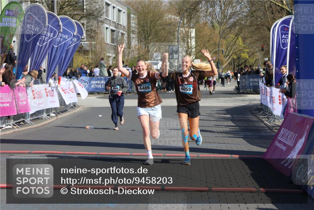 12.04.2026 - 45. Internationalen Wilhelmsburger Insellauf Strokosch-Dieckow http://msf.ph/oto/9458203 12.04.2026 11:04:44 Ziel 5533, 2664, 5792, 4059, 4489, 4686 meine-sportfotos.de