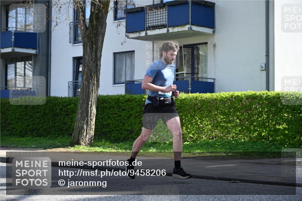 12.04.2026 - 45. Internationalen Wilhelmsburger Insellauf J. Mangold http://msf.ph/oto/9458206 12.04.2026 10:35:27 Ziel 4127, 5523, 4884, 5603, 4521, 5731, 5950, 5042, 4050, 5589, 3084, 3516, 3221, 2192, 3731, 4118 meine-sportfotos.de