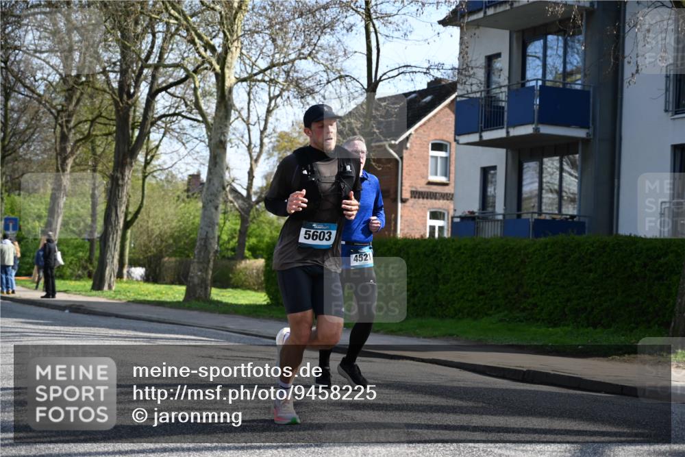 12.04.2026 - 45. Internationalen Wilhelmsburger Insellauf J. Mangold http://msf.ph/oto/9458225 12.04.2026 10:35:37 Ziel 5603, 4521, 5731, 5950, 5042, 4050, 5589, 3084, 3516, 3221, 2192, 3731, 4118, 4190, 4439 meine-sportfotos.de