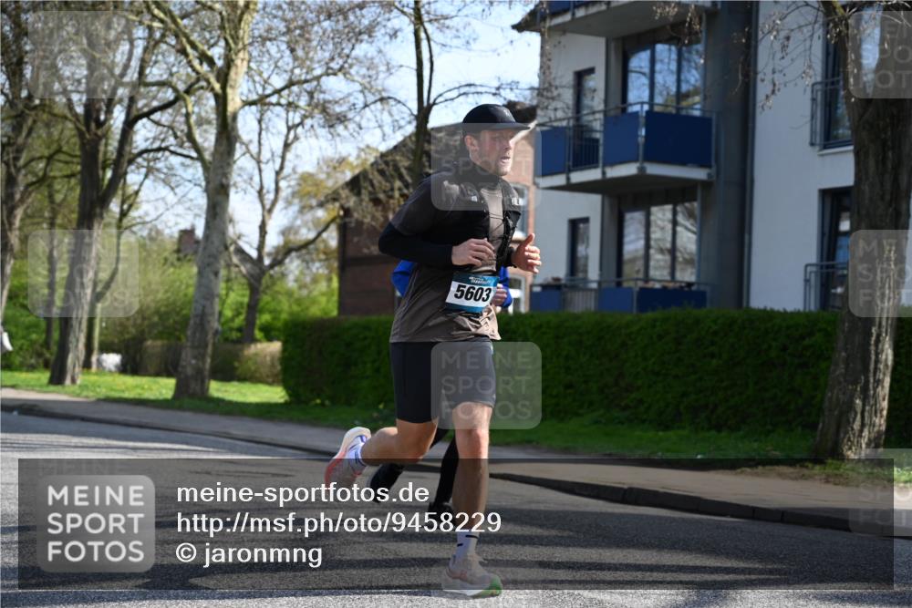 12.04.2026 - 45. Internationalen Wilhelmsburger Insellauf J. Mangold http://msf.ph/oto/9458229 12.04.2026 10:35:37 Ziel 5603, 4521, 5731, 5950, 5042, 4050, 5589, 3084, 3516, 3221, 2192, 3731, 4118, 4190, 4439 meine-sportfotos.de