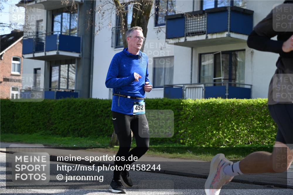 12.04.2026 - 45. Internationalen Wilhelmsburger Insellauf J. Mangold http://msf.ph/oto/9458244 12.04.2026 10:35:38 Ziel 5603, 4521, 5731, 5950, 5042, 4050, 5589, 3084, 3516, 3221, 2192, 3731, 4118, 4190, 4439, 4172 meine-sportfotos.de
