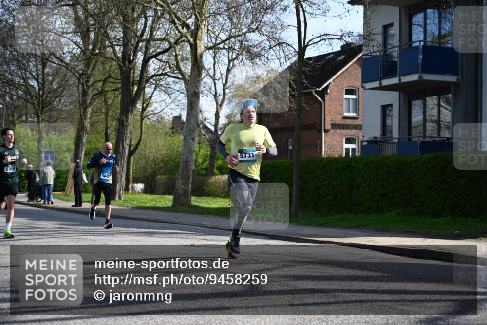 12.04.2026 - 45. Internationalen Wilhelmsburger Insellauf J. Mangold http://msf.ph/oto/9458259 12.04.2026 10:35:42 Ziel 5603, 4521, 5731, 5950, 5042, 4050, 5589, 3084, 3516, 3221, 3221, 2192, 3731, 4118, 4190, 4190, 4439, 4172, 4030, 5291 meine-sportfotos.de