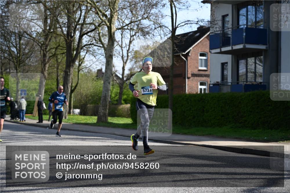 12.04.2026 - 45. Internationalen Wilhelmsburger Insellauf J. Mangold http://msf.ph/oto/9458260 12.04.2026 10:35:42 Ziel 5603, 4521, 5731, 5950, 5042, 4050, 5589, 3084, 3516, 3221, 3221, 2192, 3731, 4118, 4190, 4190, 4439, 4172, 4030, 5291 meine-sportfotos.de