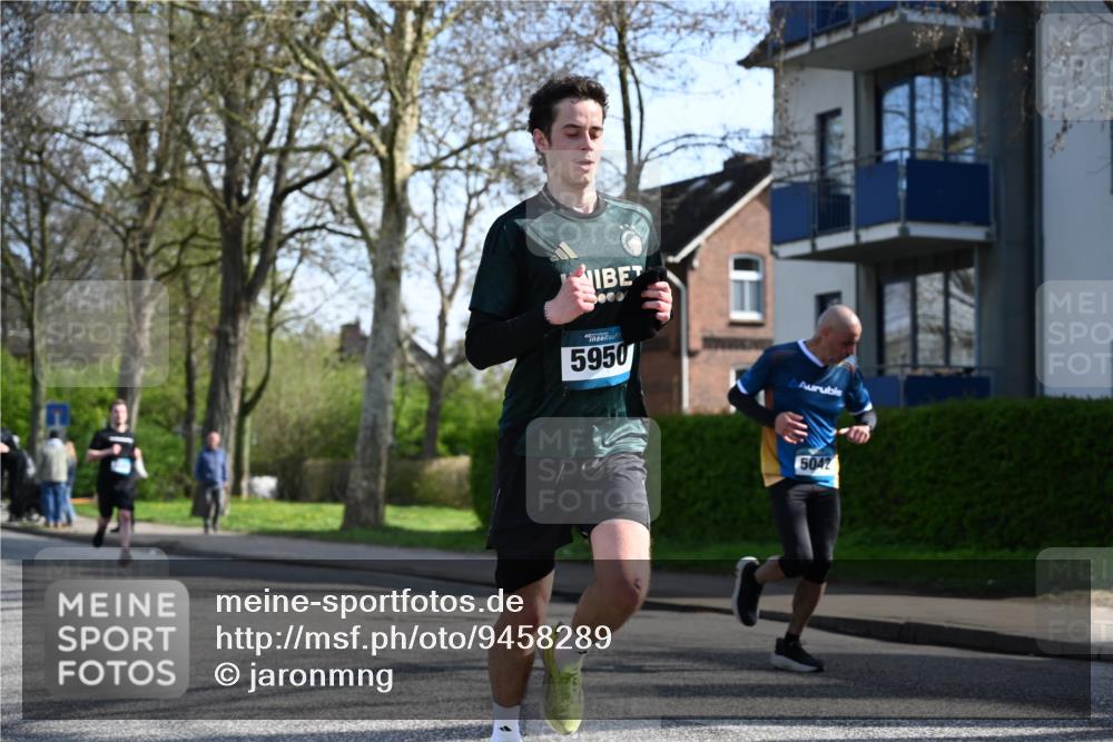 12.04.2026 - 45. Internationalen Wilhelmsburger Insellauf J. Mangold http://msf.ph/oto/9458289 12.04.2026 10:35:45 Ziel 5603, 4521, 5731, 5950, 5042, 4050, 5589, 3084, 3516, 3221, 2192, 3731, 2192, 3731, 4118, 4190, 4439, 4172, 4030, 5291 meine-sportfotos.de