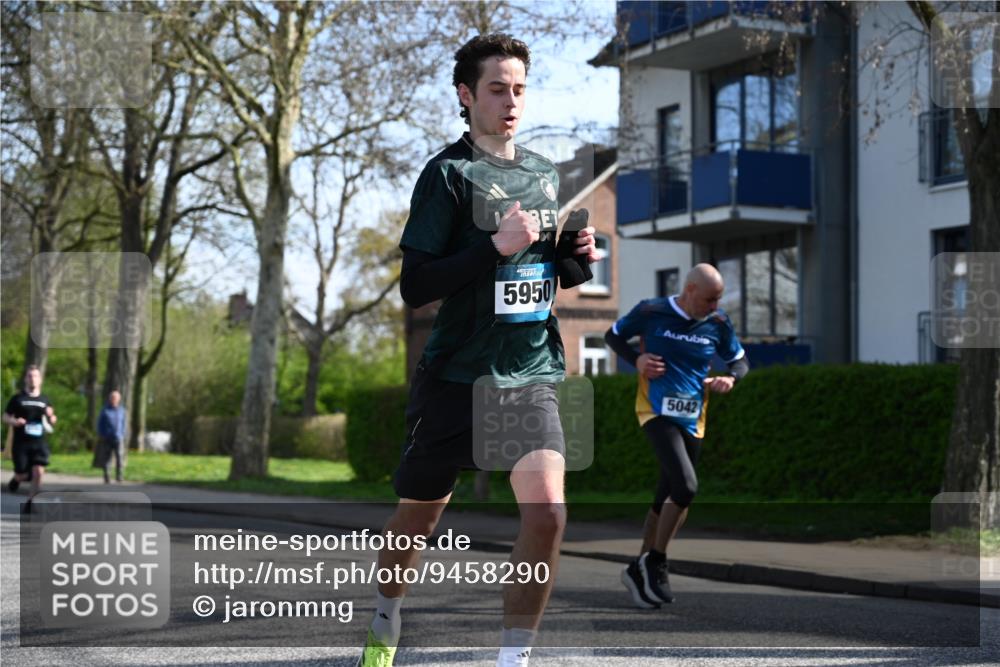 12.04.2026 - 45. Internationalen Wilhelmsburger Insellauf J. Mangold http://msf.ph/oto/9458290 12.04.2026 10:35:45 Ziel 5603, 4521, 5731, 5950, 5042, 4050, 5589, 3084, 3516, 3221, 2192, 3731, 2192, 3731, 4118, 4190, 4439, 4172, 4030, 5291 meine-sportfotos.de