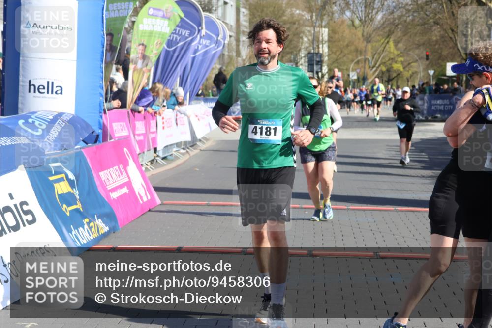 12.04.2026 - 45. Internationalen Wilhelmsburger Insellauf Strokosch-Dieckow http://msf.ph/oto/9458306 12.04.2026 10:48:04 Ziel 4181, 5272, 3174, 4360 meine-sportfotos.de