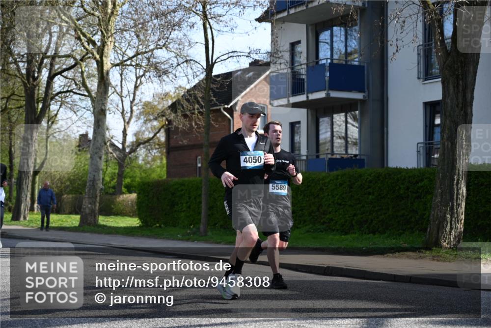 12.04.2026 - 45. Internationalen Wilhelmsburger Insellauf J. Mangold http://msf.ph/oto/9458308 12.04.2026 10:35:48 Ziel 4521, 5731, 5950, 5042, 4050, 5589, 3084, 3516, 3221, 2192, 3731, 4118, 4118, 4190, 4439, 4172, 4030, 5291, 2446 meine-sportfotos.de