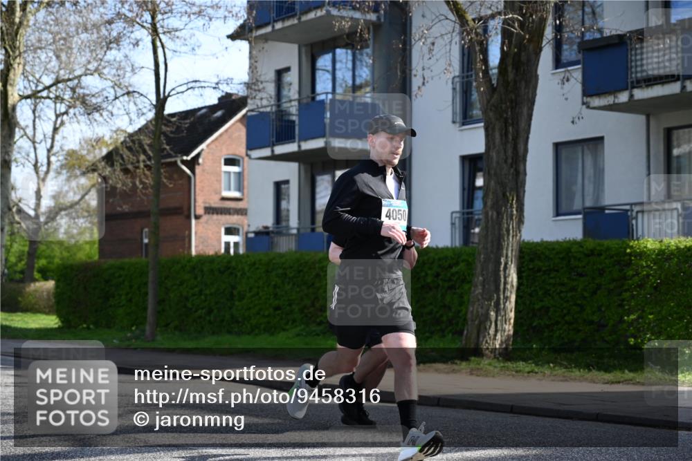 12.04.2026 - 45. Internationalen Wilhelmsburger Insellauf J. Mangold http://msf.ph/oto/9458316 12.04.2026 10:35:49 Ziel 4521, 5731, 5950, 5042, 4050, 5589, 3084, 3516, 3221, 2192, 3731, 4118, 4190, 4439, 4172, 4030, 5291, 2446 meine-sportfotos.de