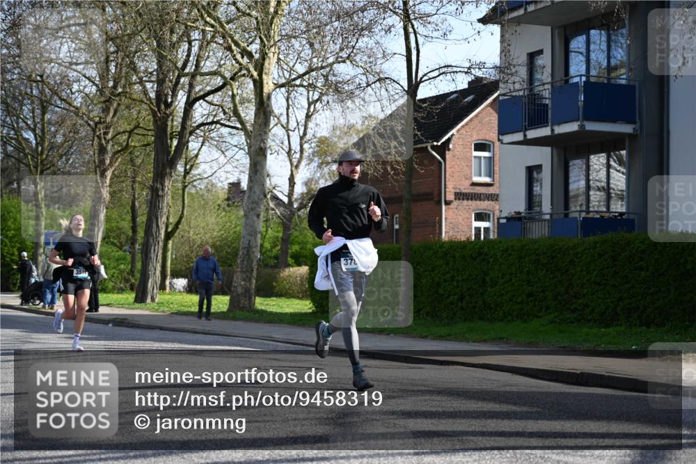 12.04.2026 - 45. Internationalen Wilhelmsburger Insellauf J. Mangold http://msf.ph/oto/9458319 12.04.2026 10:35:50 Ziel 4521, 5731, 5950, 5042, 4050, 5589, 3084, 3516, 3221, 2192, 3731, 4118, 4190, 4439, 4172, 4172, 4030, 5291, 2446 meine-sportfotos.de