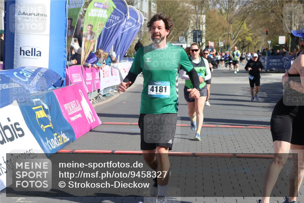 12.04.2026 - 45. Internationalen Wilhelmsburger Insellauf Strokosch-Dieckow http://msf.ph/oto/9458327 12.04.2026 10:48:04 Ziel 4181, 5272, 3174, 4360 meine-sportfotos.de