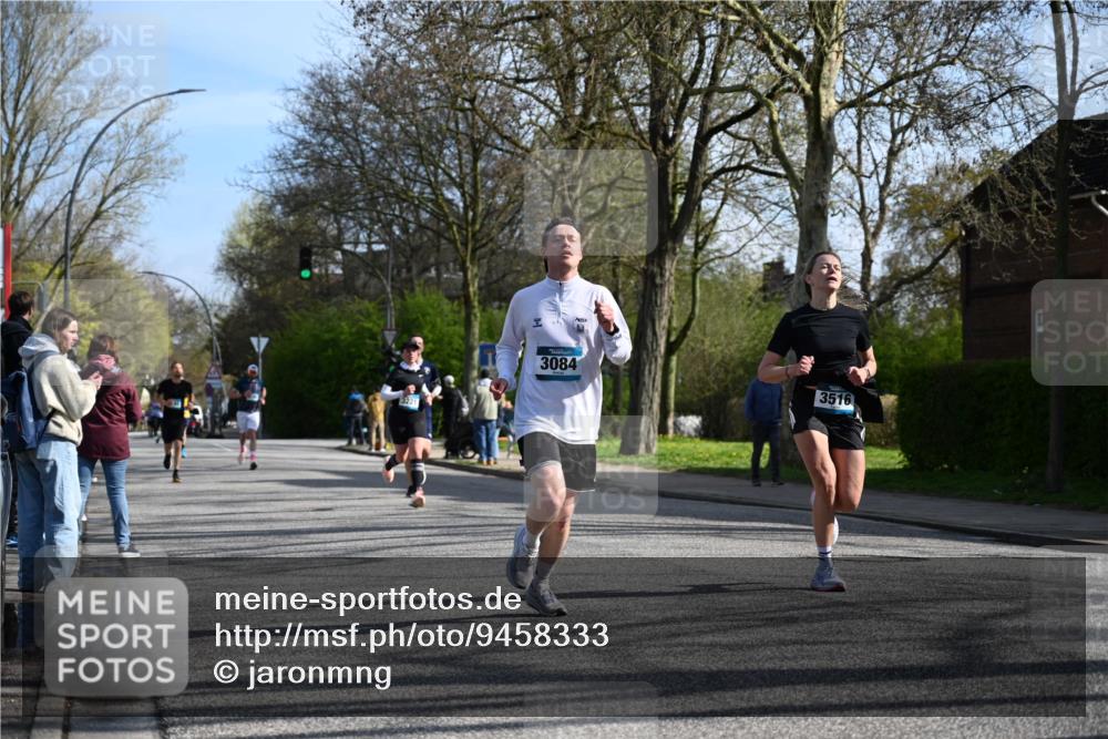 12.04.2026 - 45. Internationalen Wilhelmsburger Insellauf J. Mangold http://msf.ph/oto/9458333 12.04.2026 10:35:52 Ziel 5950, 5042, 4050, 5589, 3084, 3516, 3221, 2192, 3731, 4118, 4190, 4439, 4172, 4030, 5291, 5291, 2446, 2090 meine-sportfotos.de