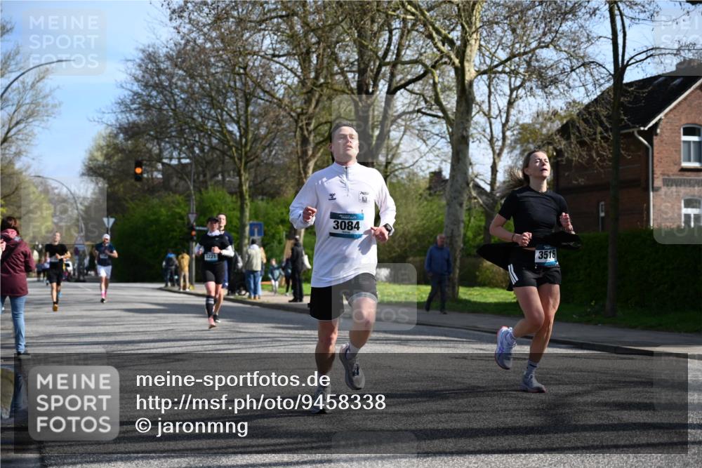 12.04.2026 - 45. Internationalen Wilhelmsburger Insellauf J. Mangold http://msf.ph/oto/9458338 12.04.2026 10:35:52 Ziel 5950, 5042, 4050, 5589, 3084, 3516, 3221, 2192, 3731, 4118, 4190, 4439, 4172, 4030, 5291, 5291, 2446, 2090 meine-sportfotos.de