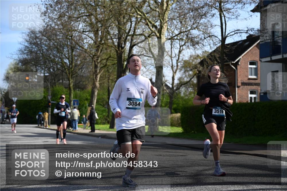 12.04.2026 - 45. Internationalen Wilhelmsburger Insellauf J. Mangold http://msf.ph/oto/9458343 12.04.2026 10:35:52 Ziel 5950, 5042, 4050, 5589, 3084, 3516, 3221, 2192, 3731, 4118, 4190, 4439, 4172, 4030, 5291, 5291, 2446, 2090 meine-sportfotos.de
