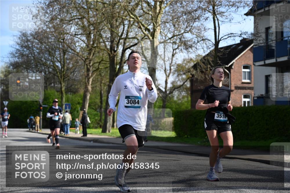 12.04.2026 - 45. Internationalen Wilhelmsburger Insellauf J. Mangold http://msf.ph/oto/9458345 12.04.2026 10:35:53 Ziel 5950, 5042, 4050, 5589, 3084, 3516, 3221, 2192, 3731, 4118, 4190, 4439, 4172, 4030, 5291, 2446, 2090, 5691 meine-sportfotos.de