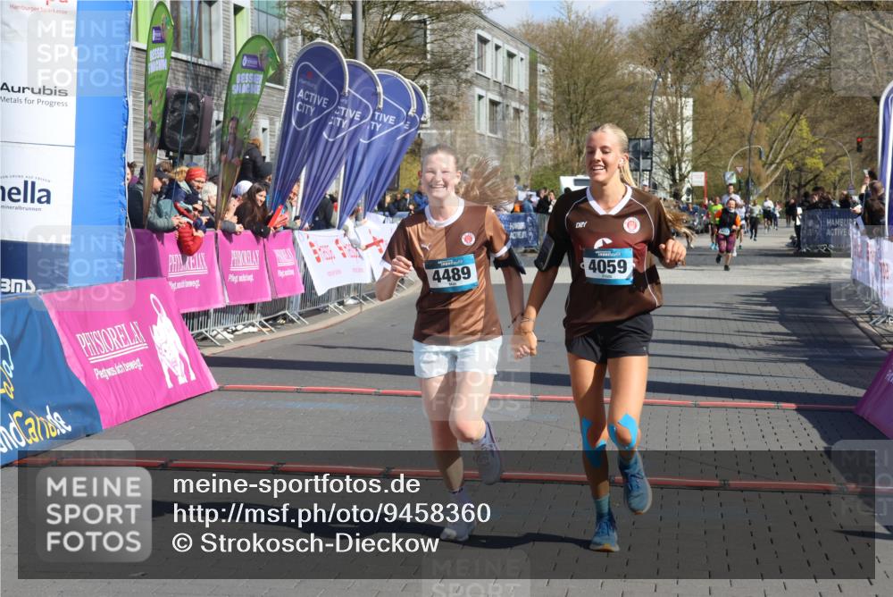 12.04.2026 - 45. Internationalen Wilhelmsburger Insellauf Strokosch-Dieckow http://msf.ph/oto/9458360 12.04.2026 11:04:45 Ziel 2664, 5792, 4059, 4489, 4686 meine-sportfotos.de