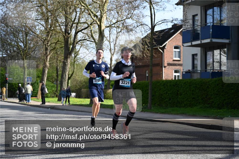 12.04.2026 - 45. Internationalen Wilhelmsburger Insellauf J. Mangold http://msf.ph/oto/9458361 12.04.2026 10:35:56 Ziel 5042, 4050, 5589, 3084, 3516, 3221, 2192, 3731, 4118, 4190, 4439, 4439, 4172, 4030, 5291, 2446, 2090, 5691 meine-sportfotos.de