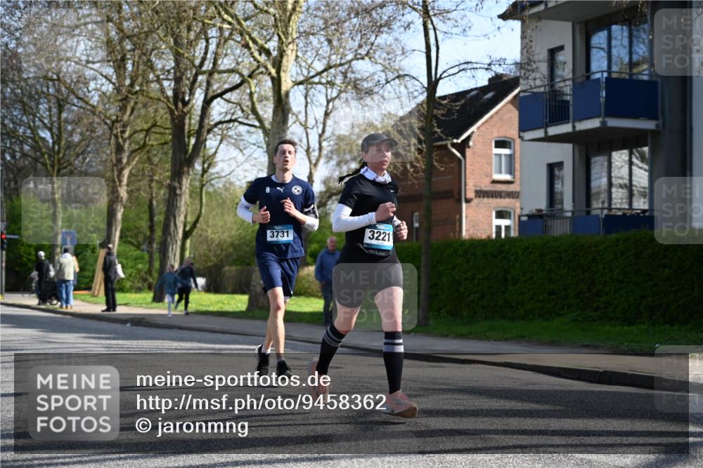 12.04.2026 - 45. Internationalen Wilhelmsburger Insellauf J. Mangold http://msf.ph/oto/9458362 12.04.2026 10:35:56 Ziel 5042, 4050, 5589, 3084, 3516, 3221, 2192, 3731, 4118, 4190, 4439, 4439, 4172, 4030, 5291, 2446, 2090, 5691 meine-sportfotos.de