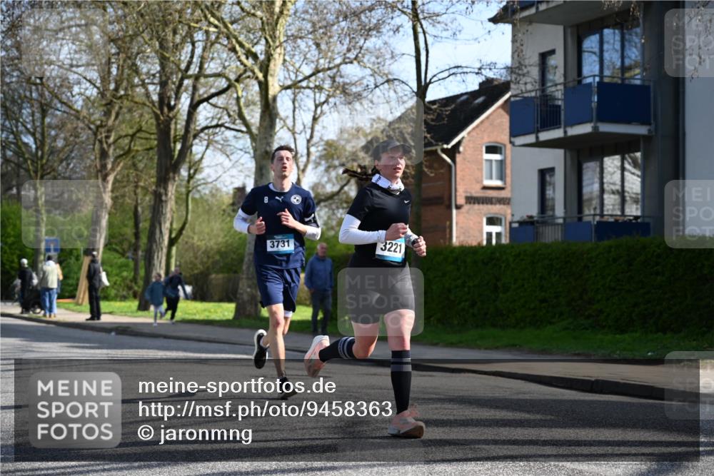 12.04.2026 - 45. Internationalen Wilhelmsburger Insellauf J. Mangold http://msf.ph/oto/9458363 12.04.2026 10:35:56 Ziel 5042, 4050, 5589, 3084, 3516, 3221, 2192, 3731, 4118, 4190, 4439, 4439, 4172, 4030, 5291, 2446, 2090, 5691 meine-sportfotos.de